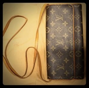 Louis vuitton monogram pochette
